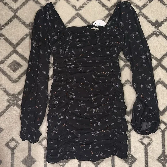 NWT More To Come Jaliyah Ruched Mini Dress in Black Floral from Revolve XS - Picture 3 of 5